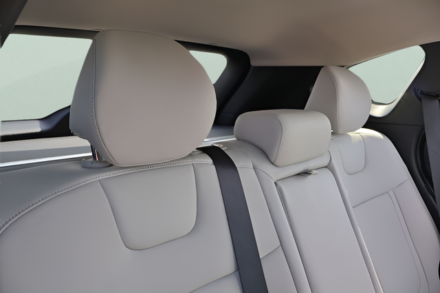 Used 2025 Gray Hyundai SEL Convenience image 23