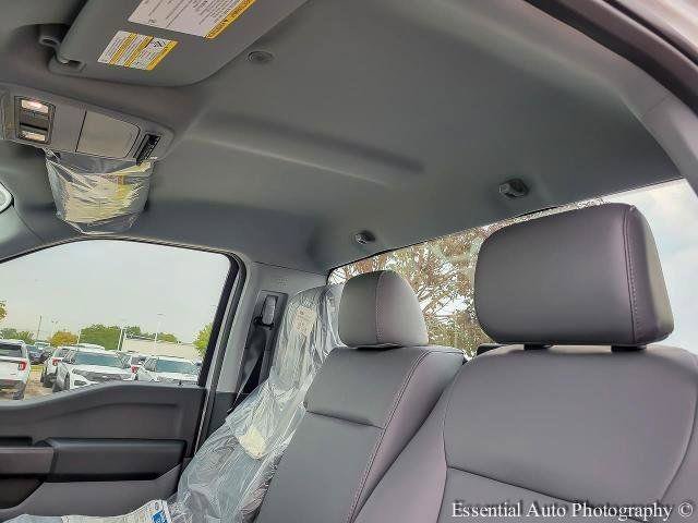 New 2025 Oxford White Ford F-450® XL image 38