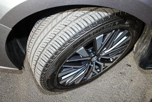 Used 2024 Gray Nissan 2.5 SV image 10