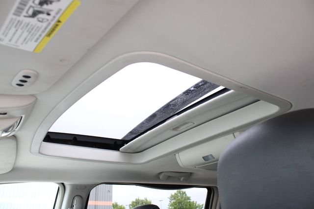 Used 2010 Gold Chrysler Touring image 5