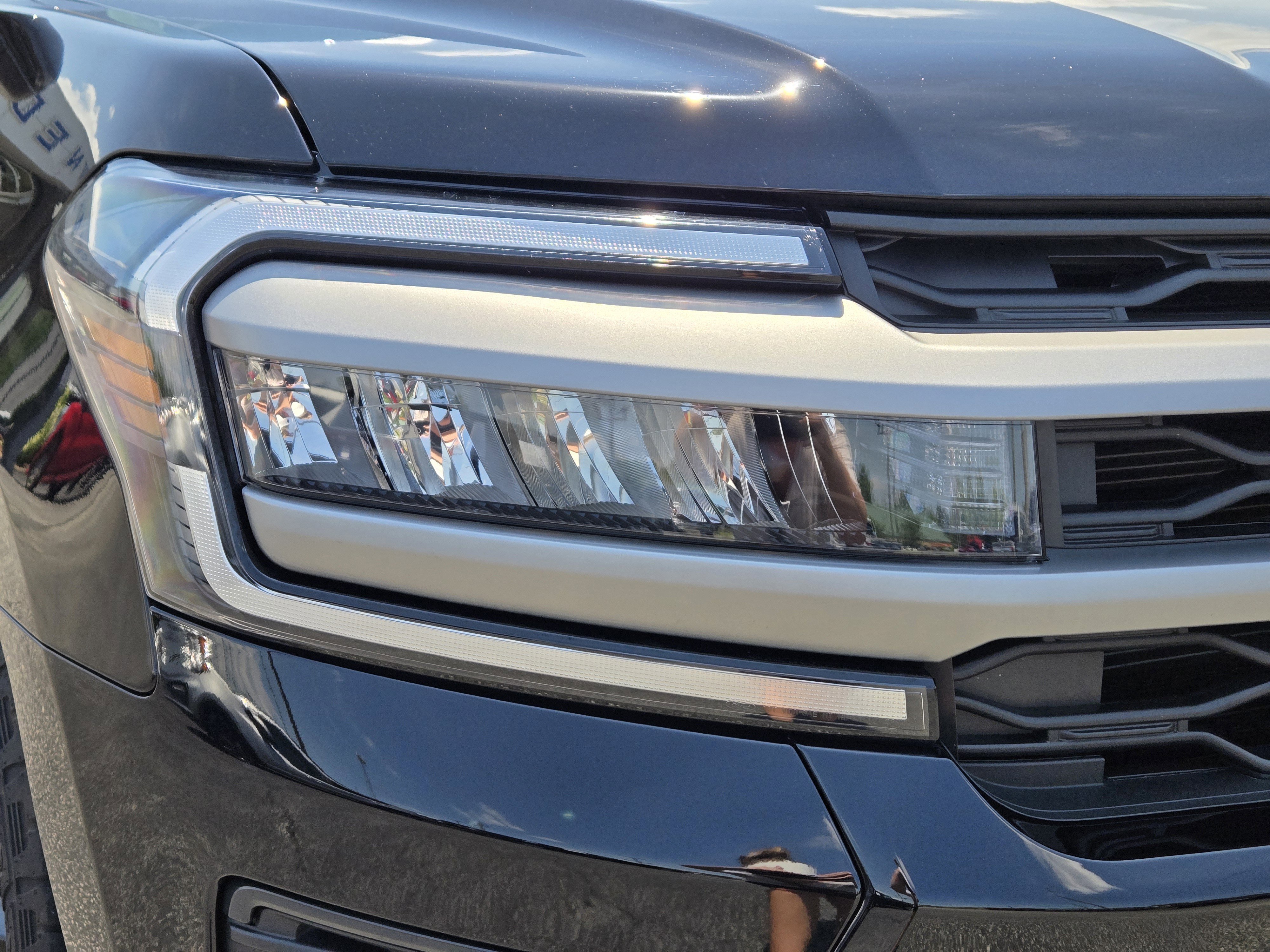 Used 2024 Black Ford XLT image 4