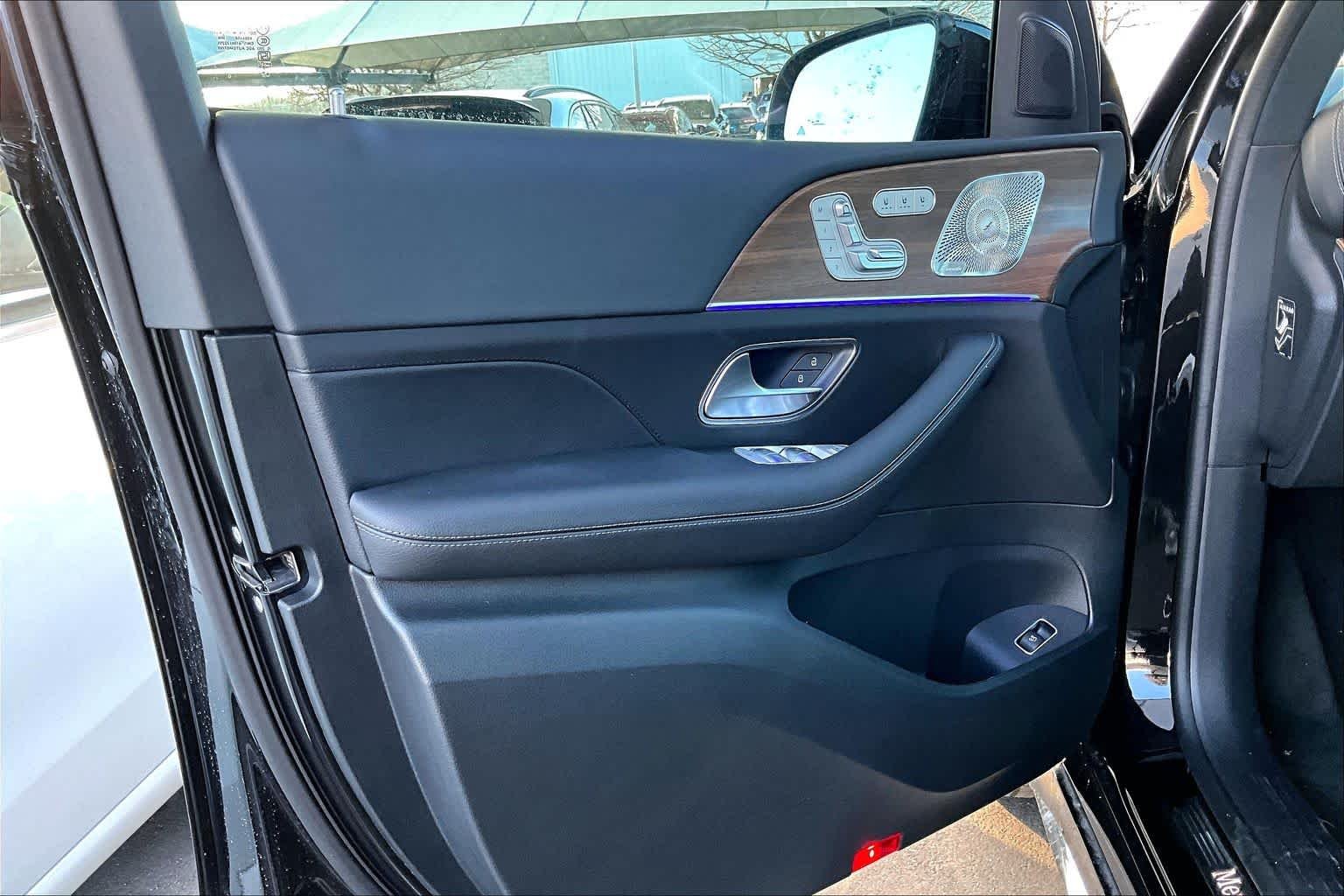 New 2026 Obsidian Black Metallic Mercedes-Benz GLE 580 image 15