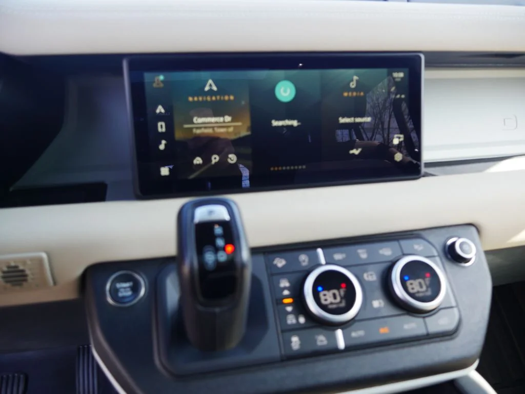 Used 2023  Land Rover X-Dynamic SE image 38