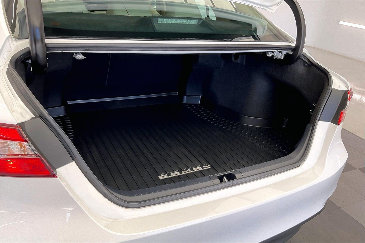 Used 2020 Super White Toyota LE image 28