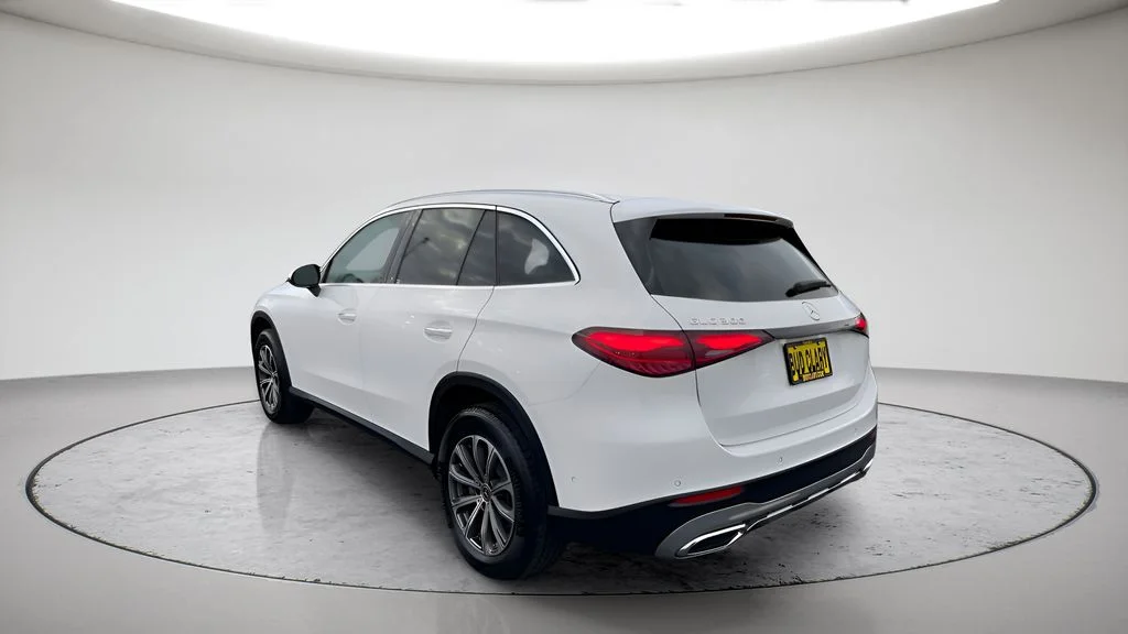 Used 2024 White Mercedes-Benz GLC 300 image 7