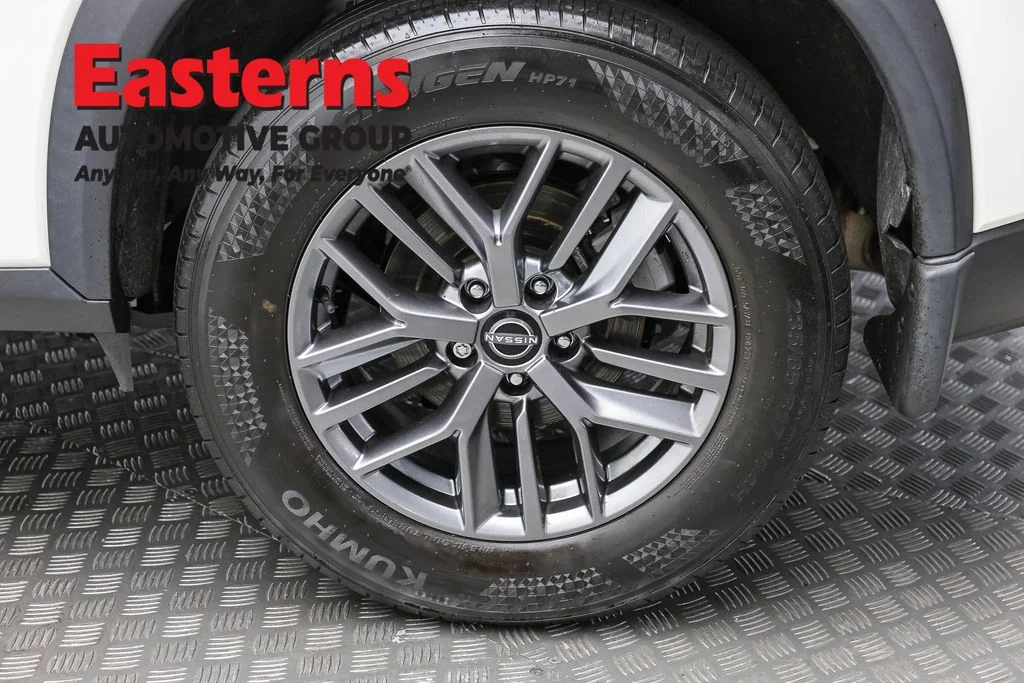 Used 2023 White Nissan S image 8