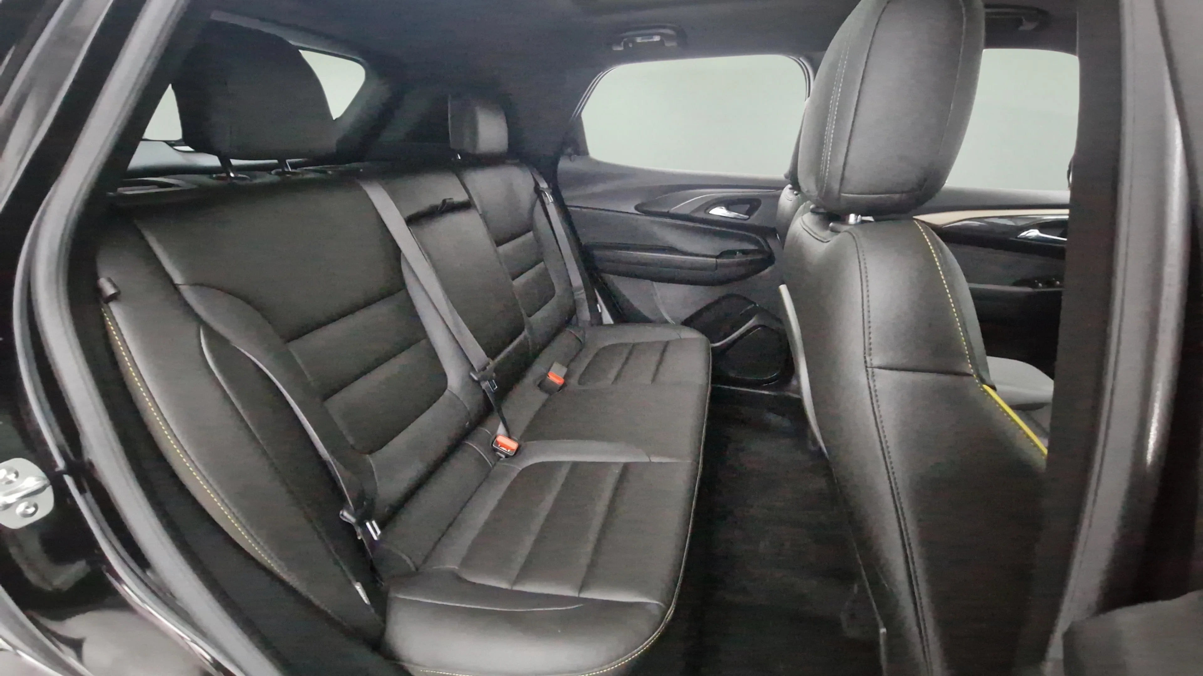 New 2025 Mosaic Black Metallic Chevrolet ACTIV image 15