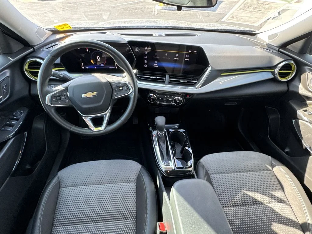 Used 2025 Gray Chevrolet LT image 19