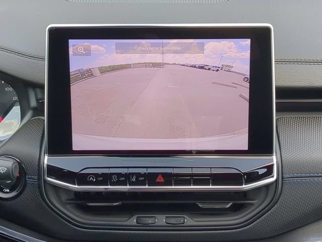 New 2026 Bright White Clearcoat Jeep Latitude image 25