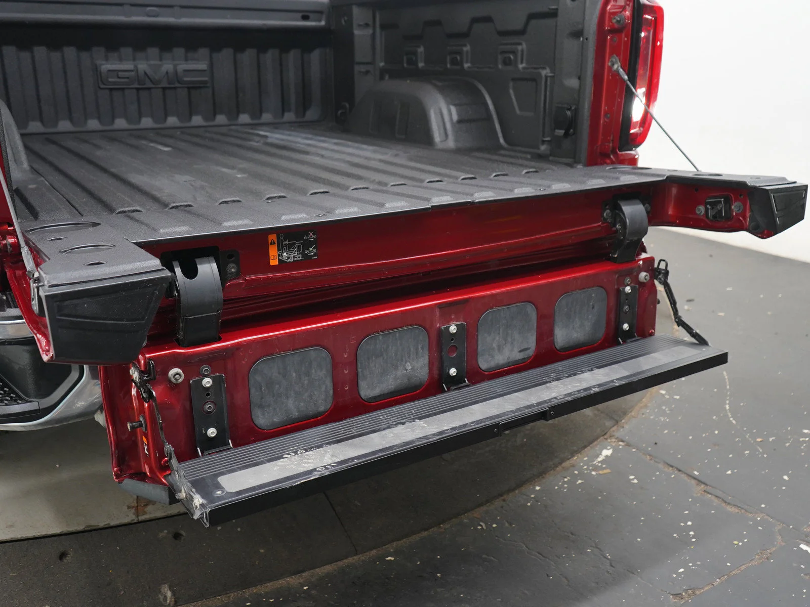 Used 2022 Cayenne Red GMC SLT image 17