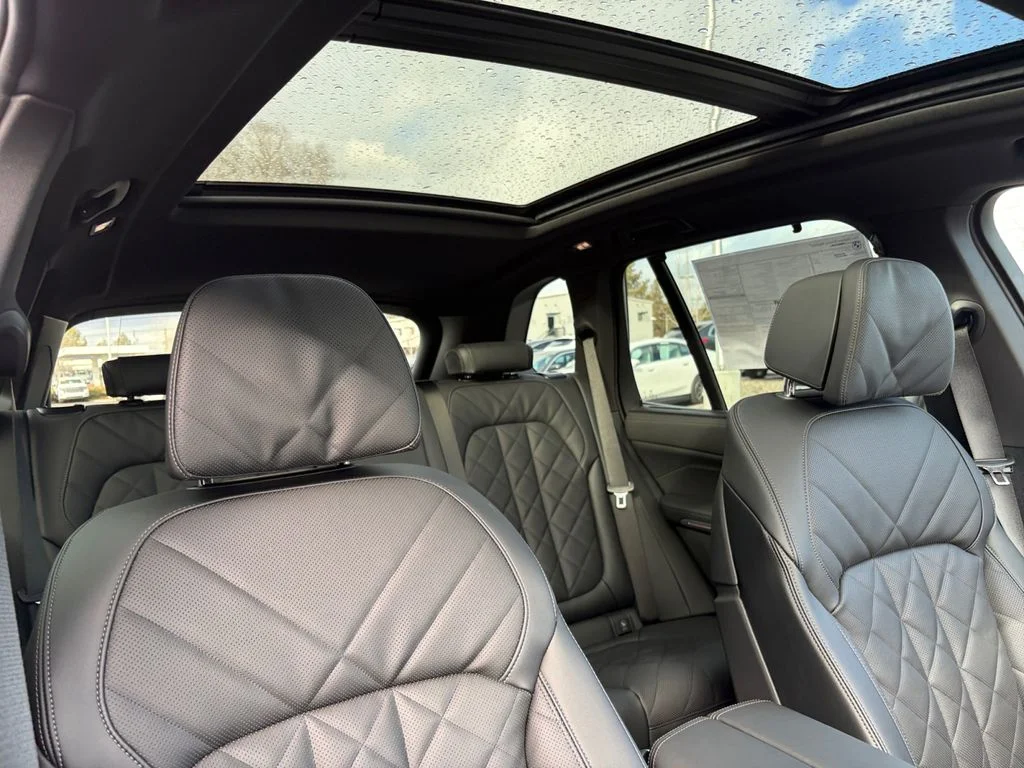 2026 BMW X5 M60i - Photo 21