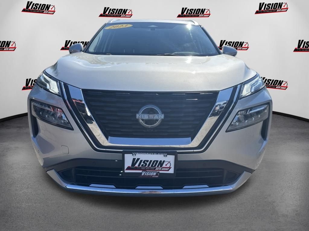 Used 2023 Silver Nissan Platinum image 2