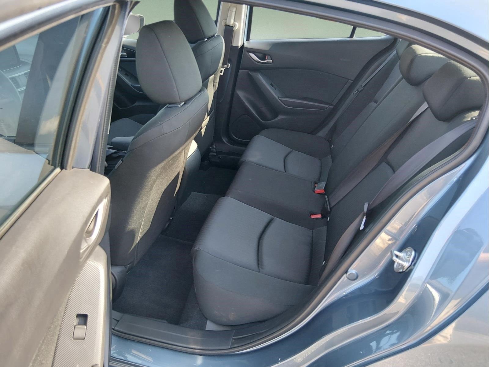 Used 2015 Blue Reflex Mica Mazda i Sport image 18