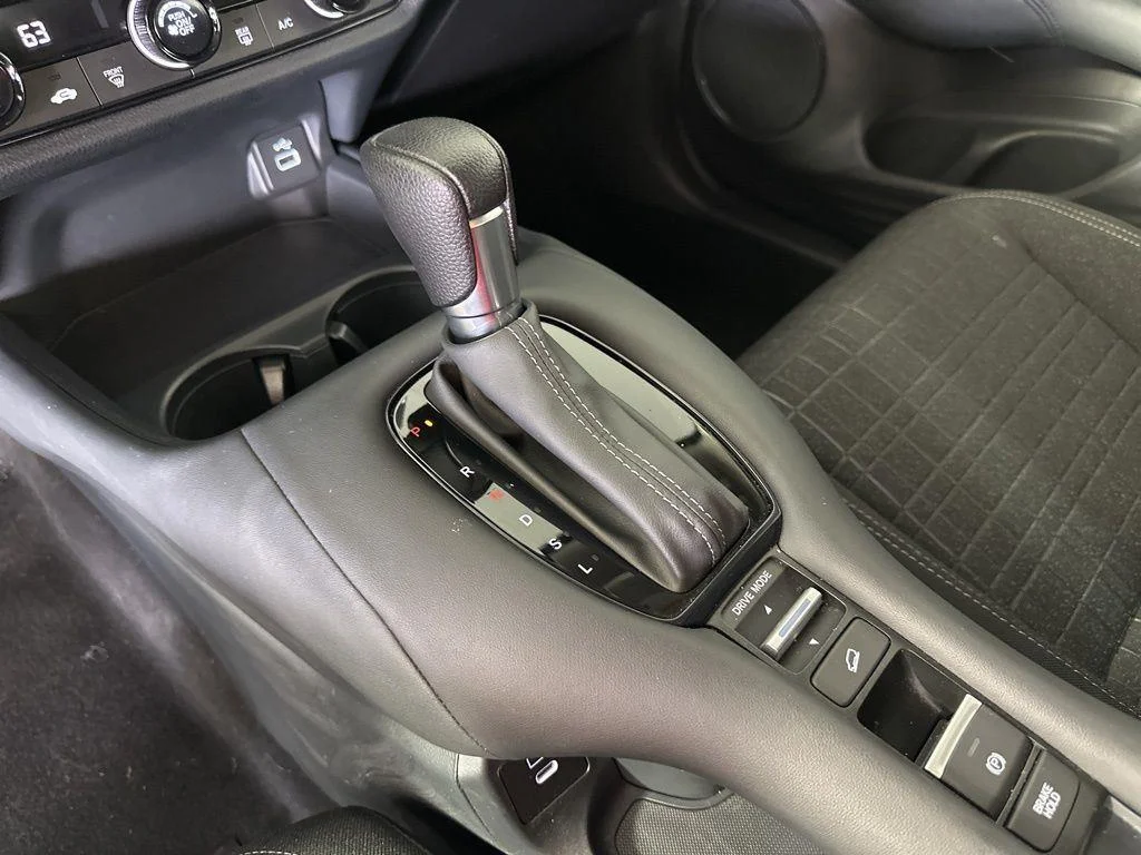 Used 2024 Platinum White Pearl Honda LX image 25