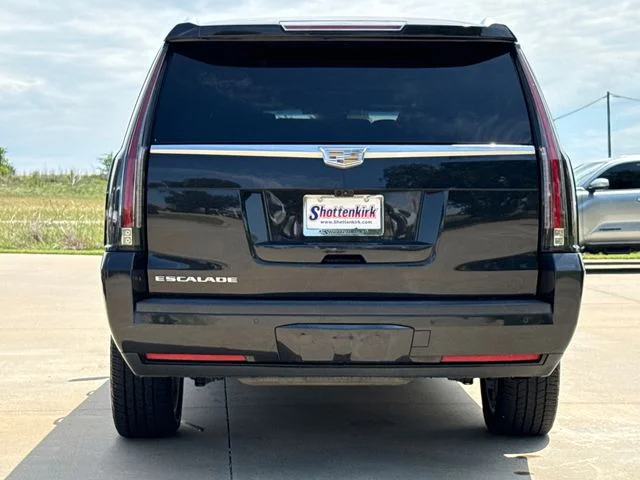Used 2019 Black Cadillac Platinum Edition image 7
