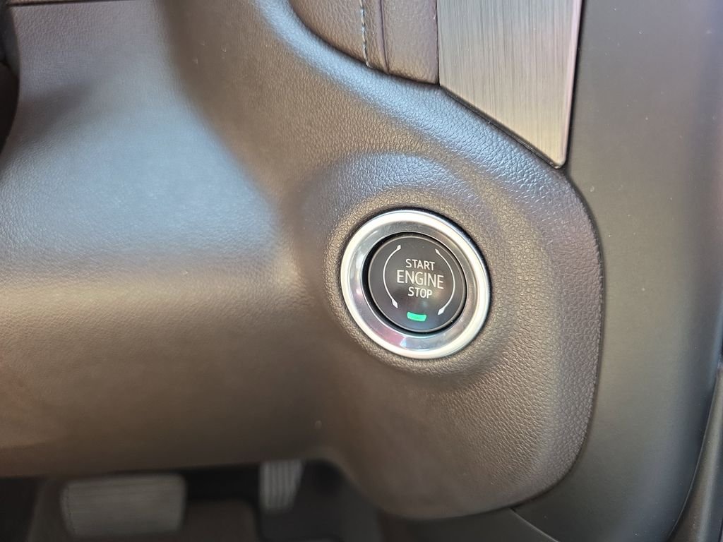 Used 2021 Black GMC Denali image 31