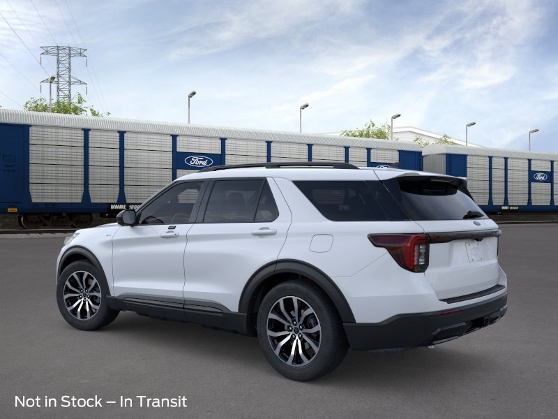 New 2026 Space White Metallic Ford ST-Line image 4