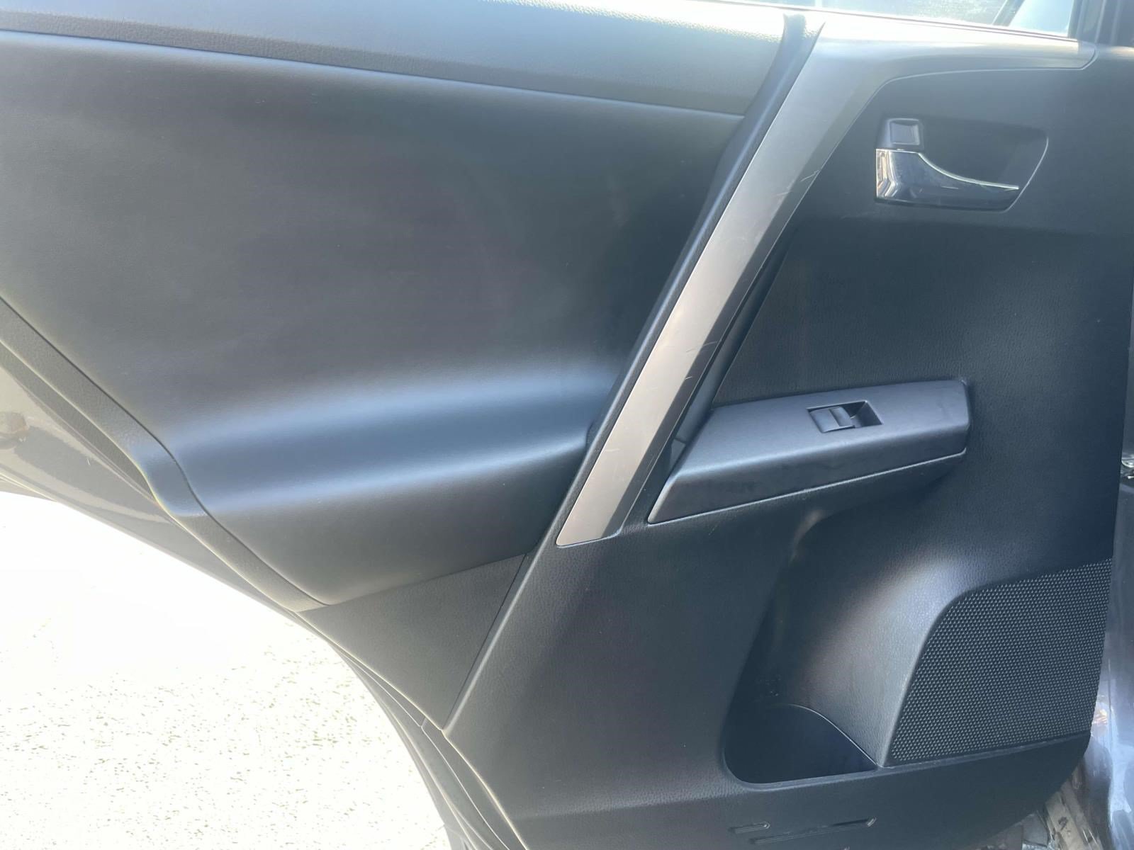 Used 2017 Gray Toyota XLE image 14