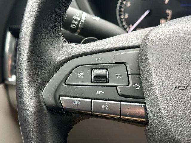 Used 2023 White Cadillac Luxury image 23