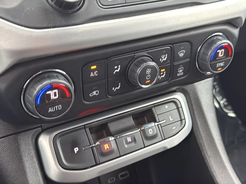 Used 2023 Black GMC SLE image 11