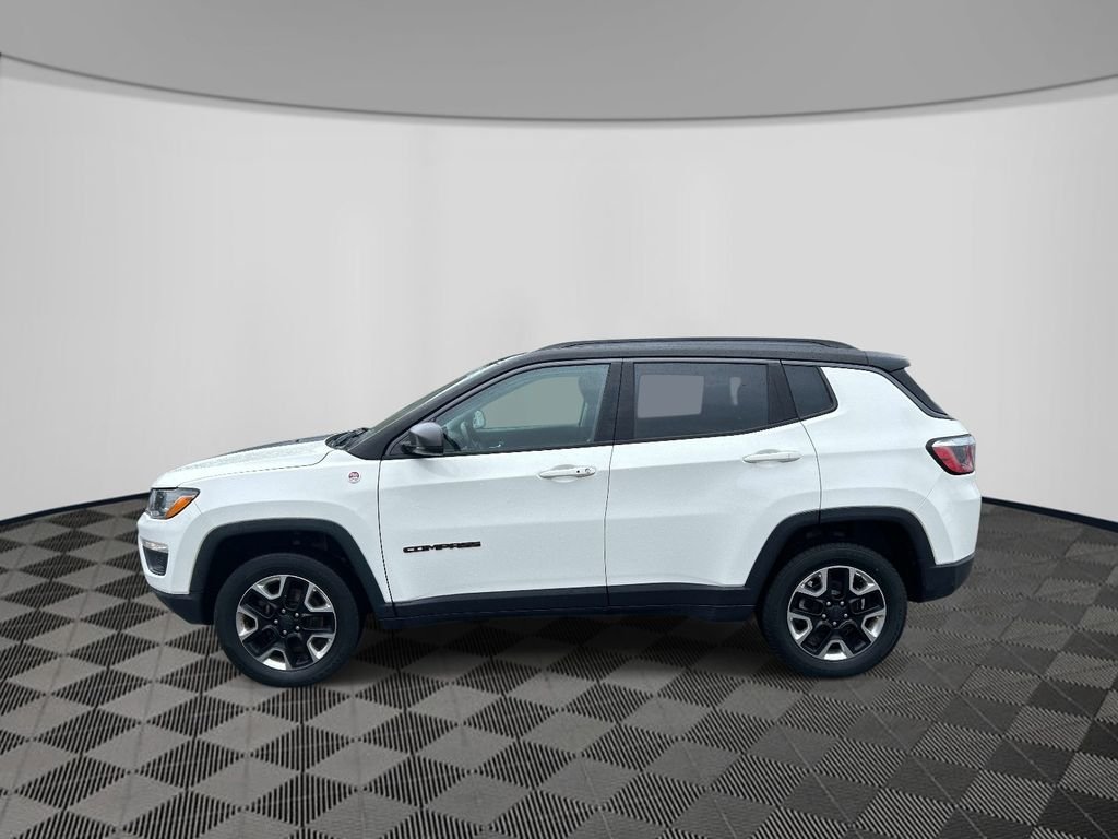 Used 2018 White Jeep Trailhawk image 2