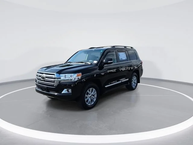 Used 2017  Toyota Base image 4