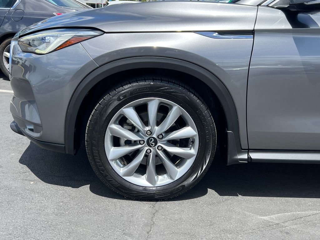 Used 2020 Gray INFINITI LUXE image 5