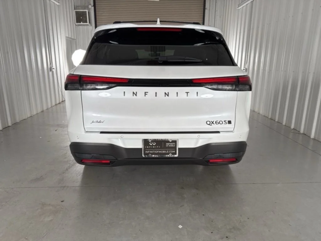 Certified Used 2026 White INFINITI SPORT image 5
