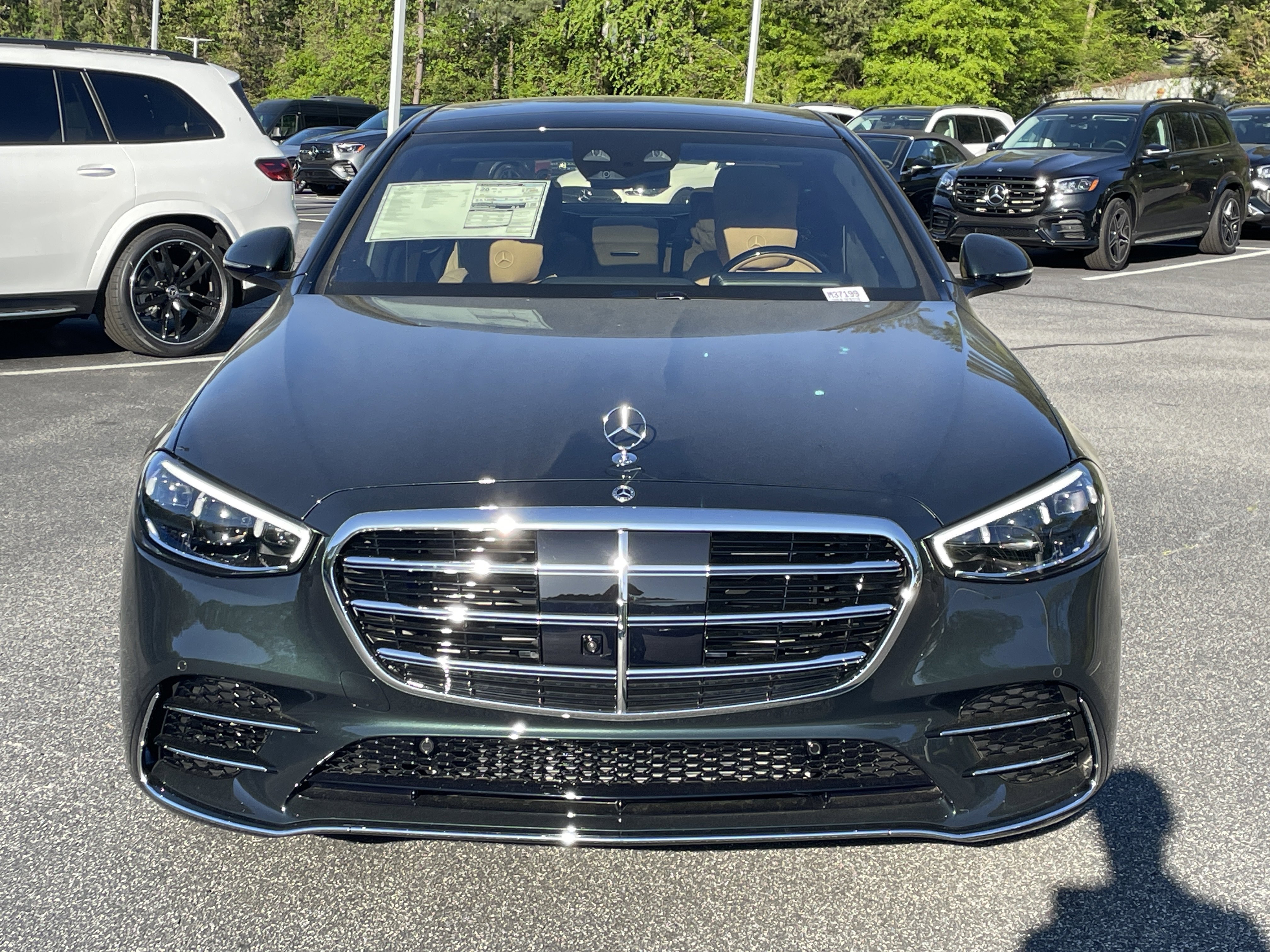 New 2026 MANUFAKTUR Exclusive Allanite Green Metallic Mercedes-Benz S 580 4MATIC® Sedan image 3