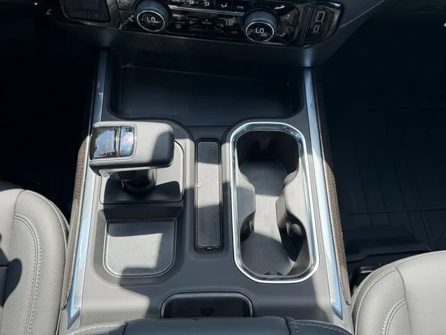 New 2026 Summit White Chevrolet RST image 13