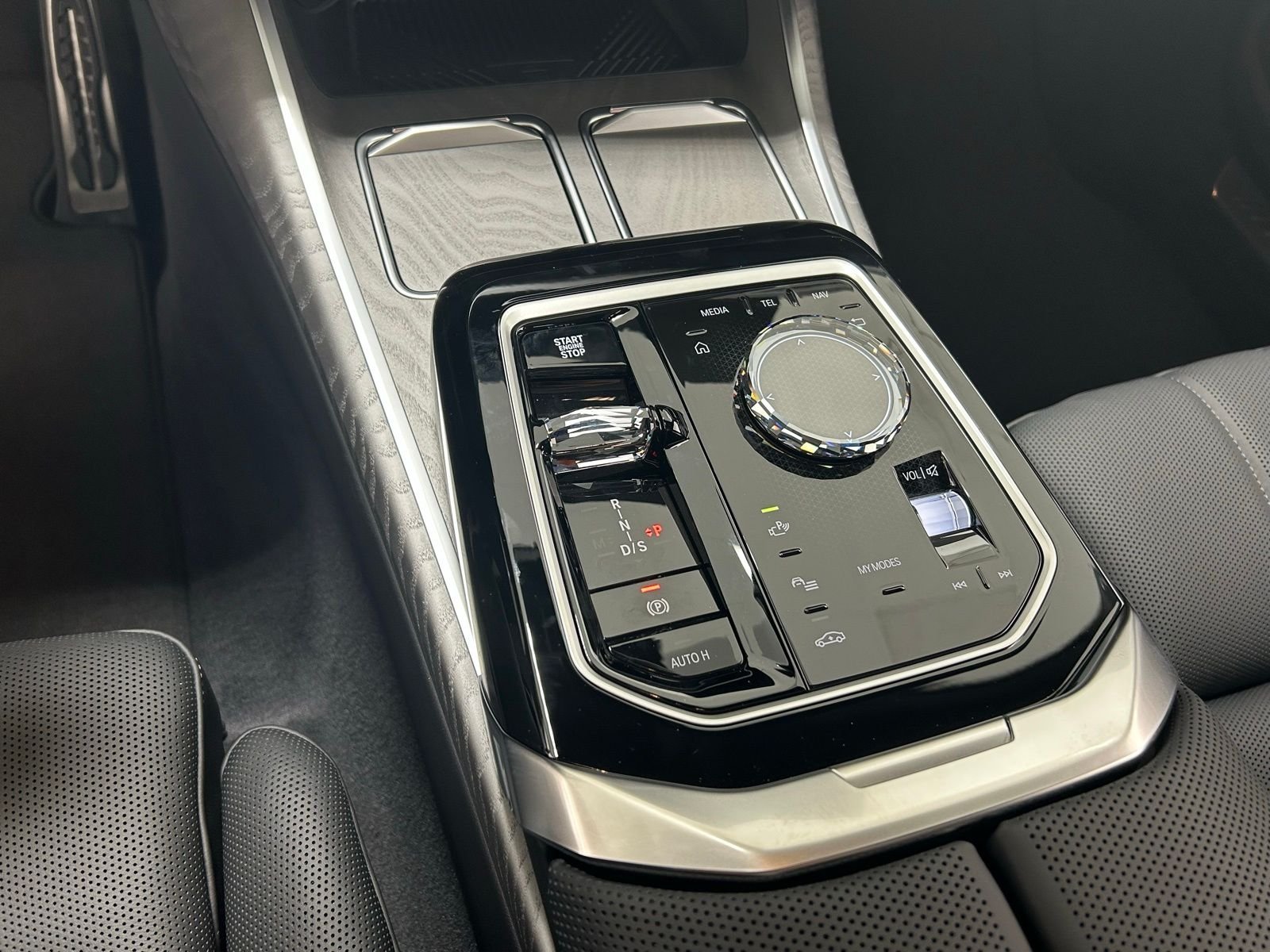 2025 BMW 7 Series 760i - Photo 21