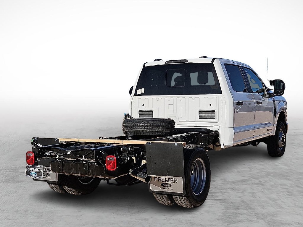 New 2027 Oxford White Ford F-350® XL image 10