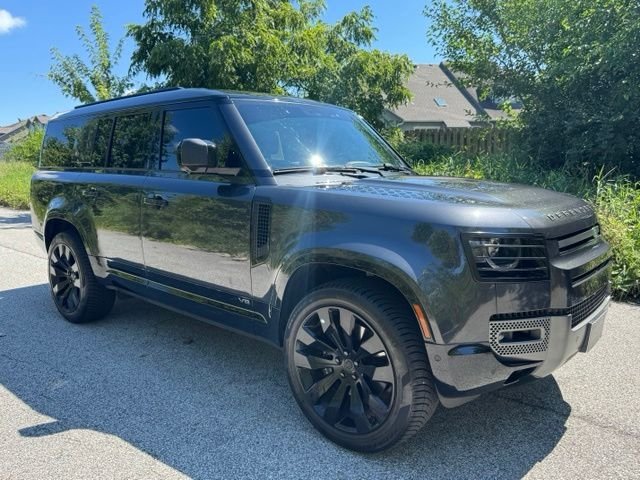 Certified Used 2024 Carpathian Gray Premium Metallic Land Rover V8 image 4