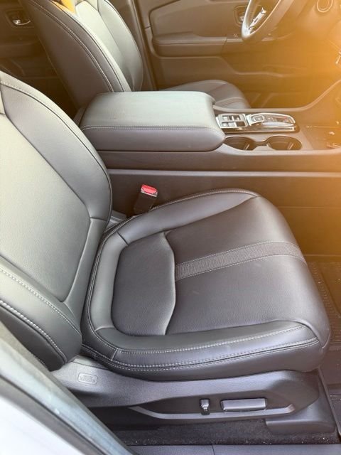 Certified Used 2025 Platinum White Honda EX-L image 9