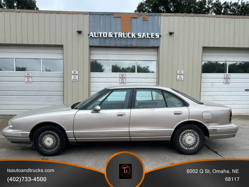 Used 1998 Gold Oldsmobile Sedan 4D image 1