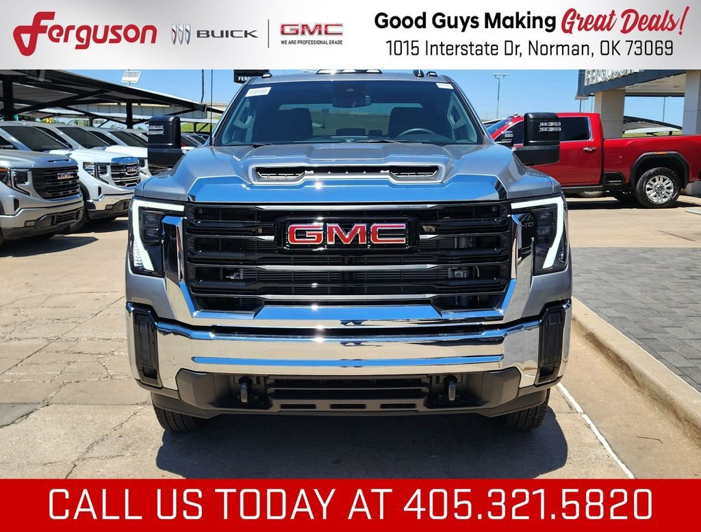 2026 GMC Sierra 3500HD Pro - Photo 8