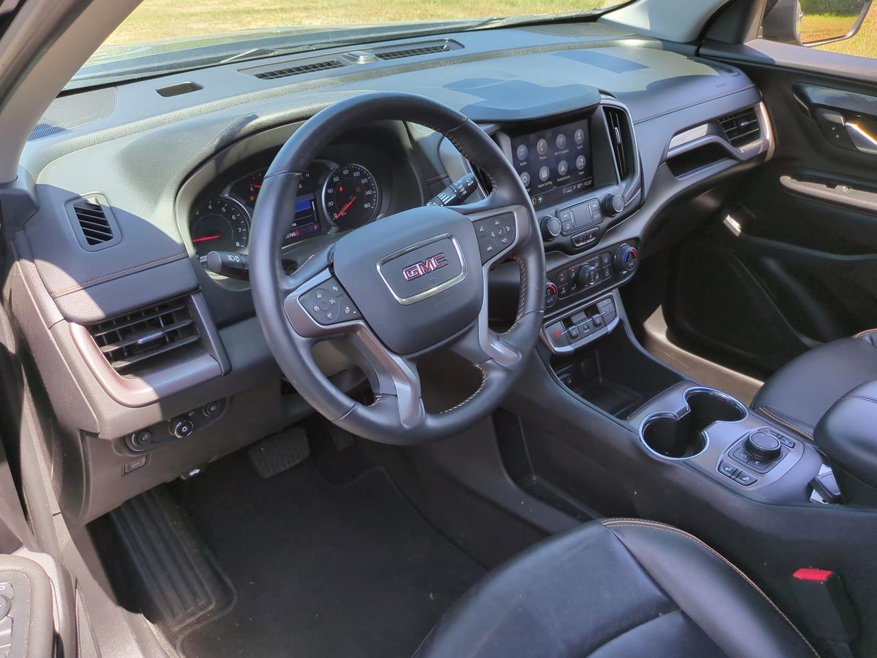 Used 2022 Ebony Twilight Metallic GMC AT4 image 3