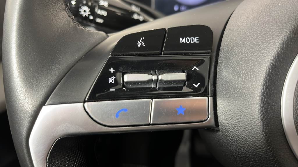 2024 Hyundai Elantra Limited - Photo 25