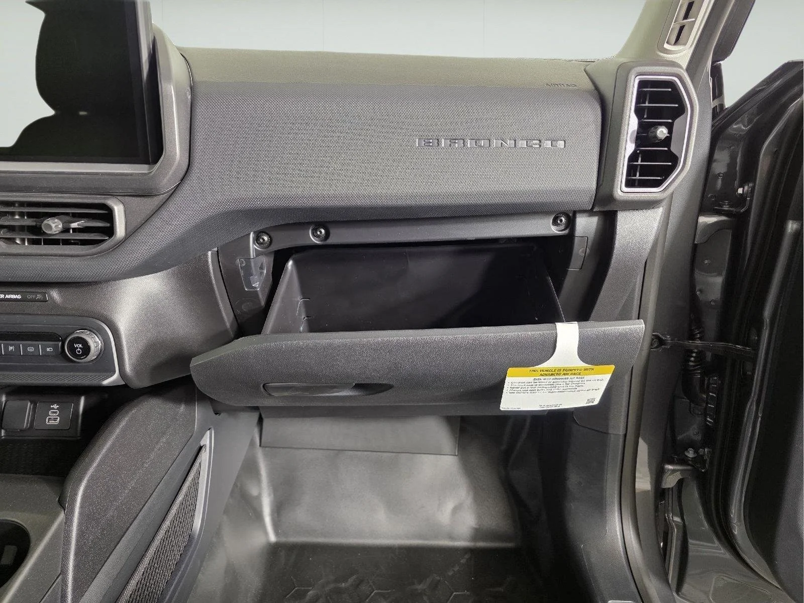 Used 2026 Carbonized Gray Metallic Ford Badlands image 28