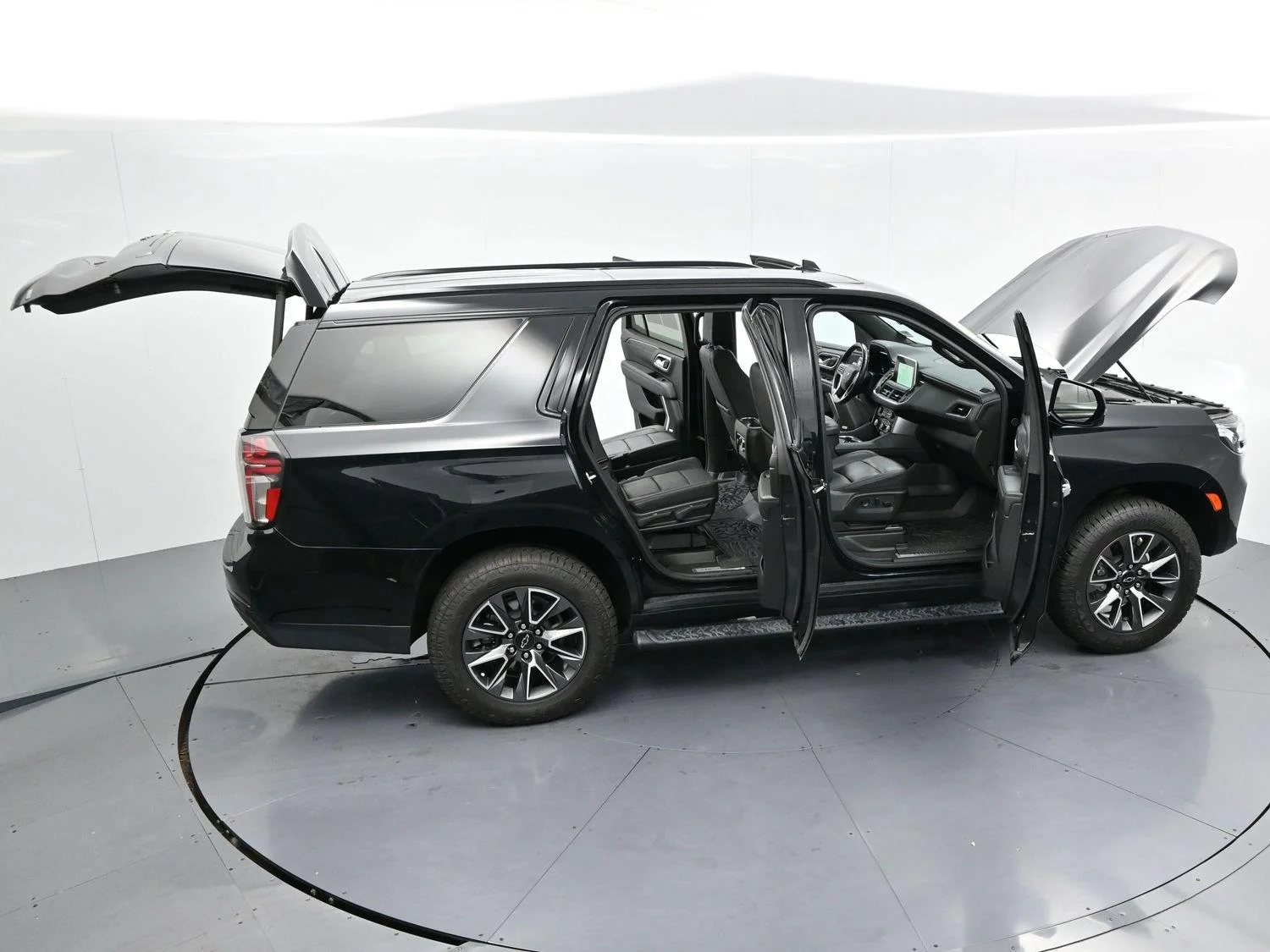 Used 2024 Black Chevrolet Z71 image 48