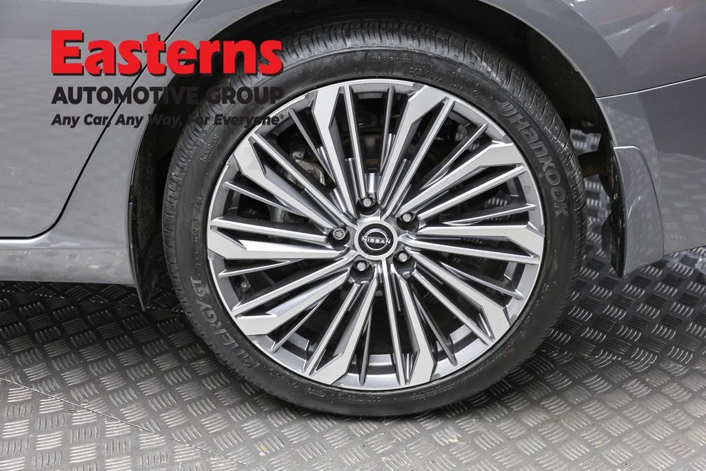 Used 2023 Gray Nissan 2.5 SL image 8