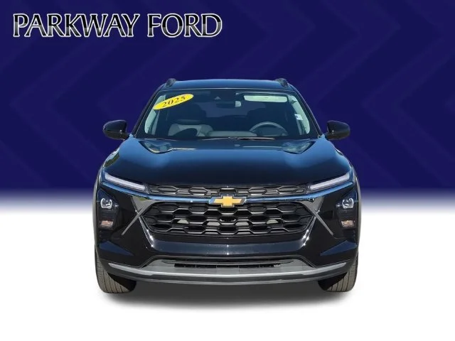 Used 2025 Black Chevrolet LT image 8