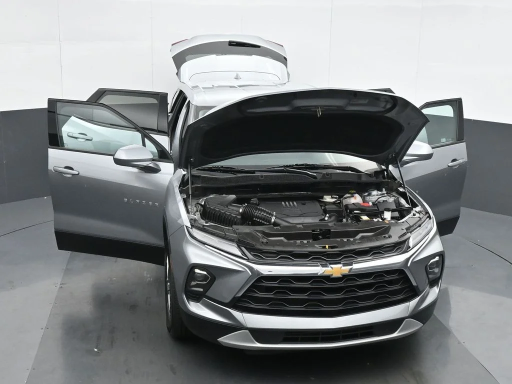 Used 2025 Gray Chevrolet LT image 34