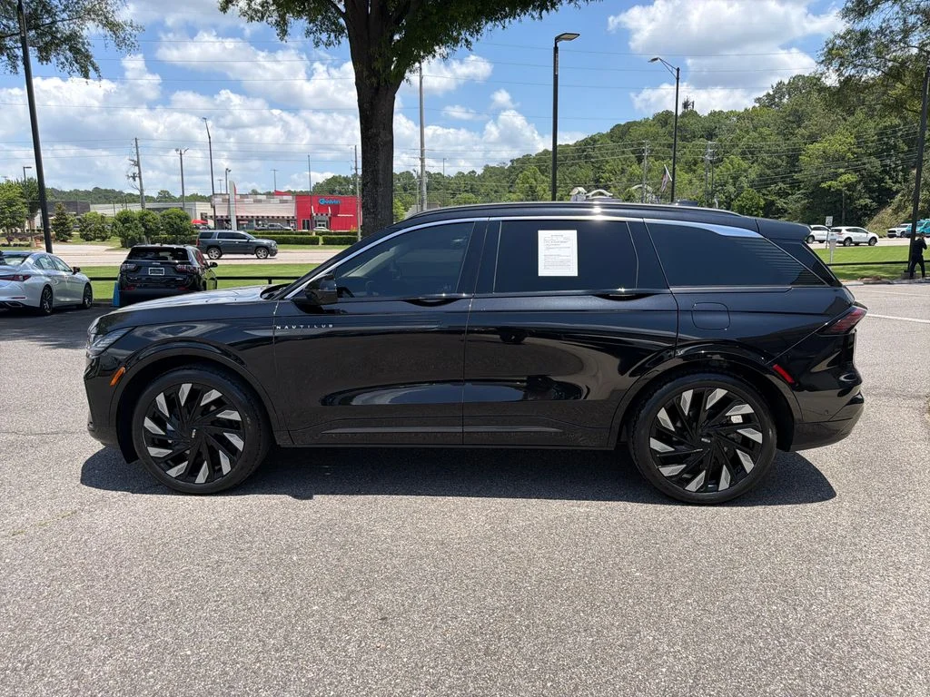 Used 2024 Black Metallic Lincoln Black Label image 7
