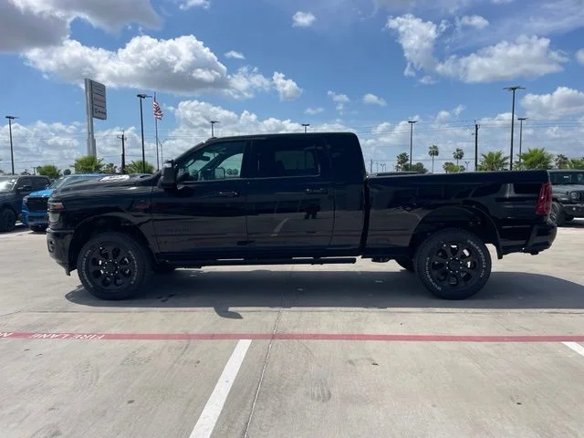 New 2026 Diamond Black Crystal Pearl-Coat Exterior Paint RAM Laramie image 4