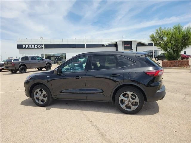 Used 2025 Agate Black Metallic Ford ST-Line All-Wheel Drive image 2