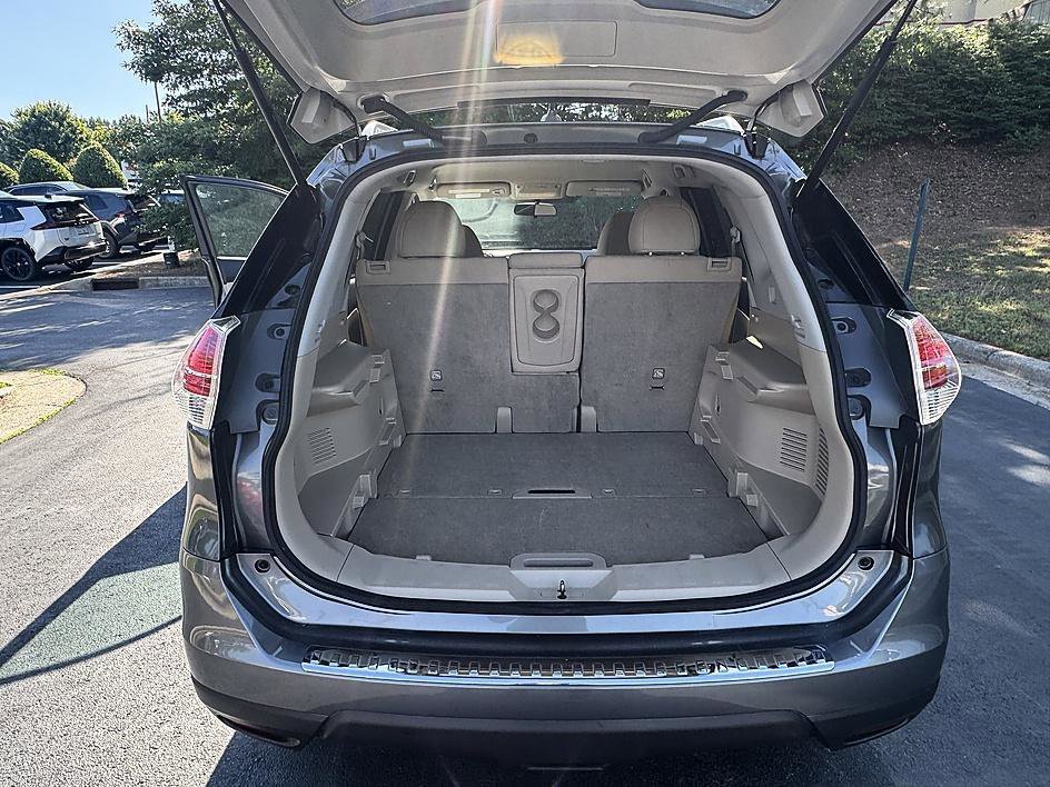 Used 2014 Gun Metallic Nissan SV image 20