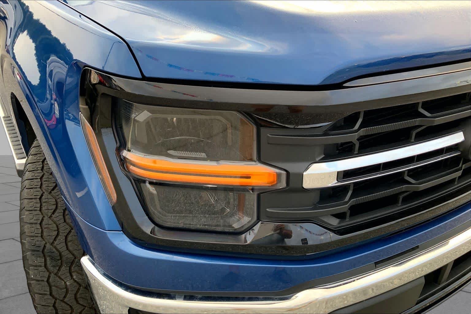 Used 2025 Atlas Blue Metallic Ford XLT image 26