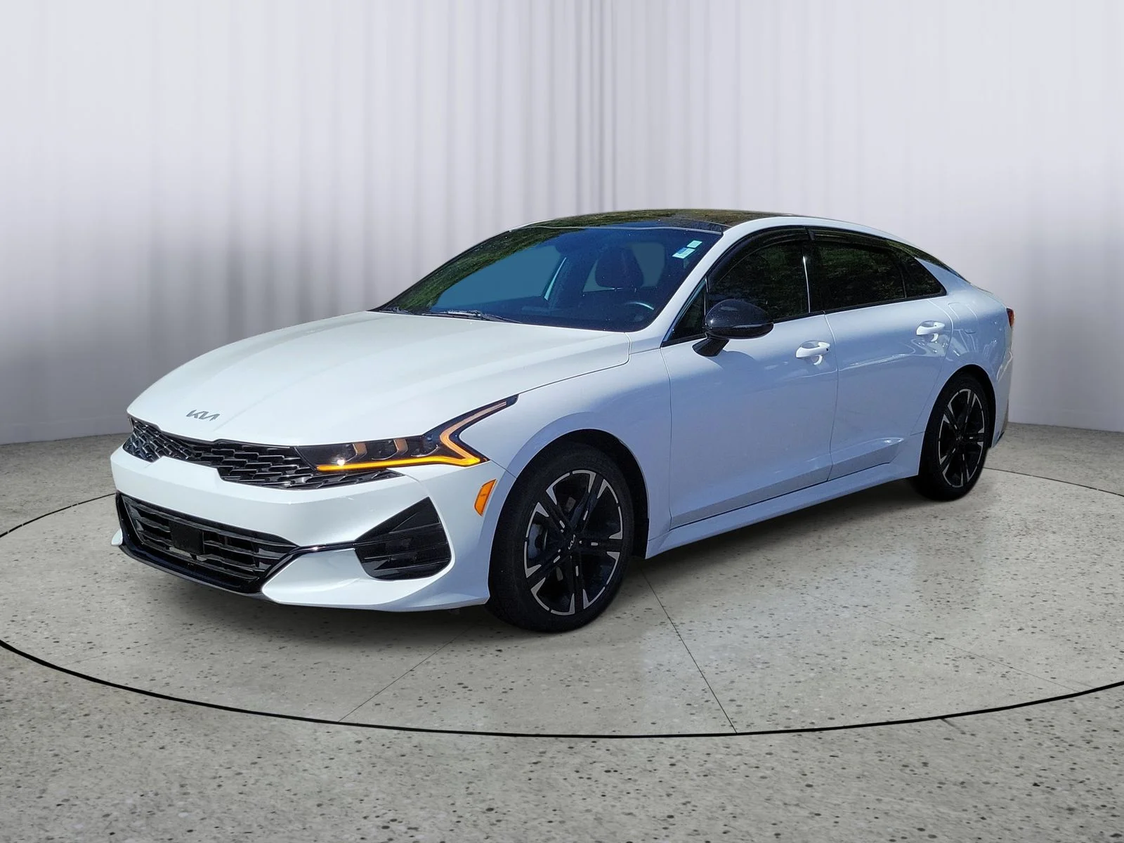 Certified Used 2024 White Pearl Kia GT-Line image 5