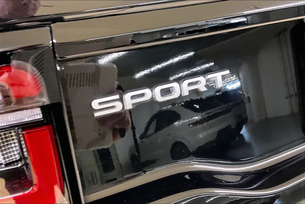 Used 2023 Black Land Rover S image 7